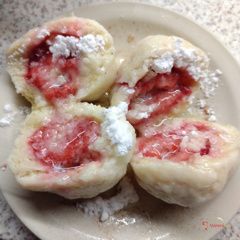 Ovocné kynuté knedlíky bez vážení - fotografie 3