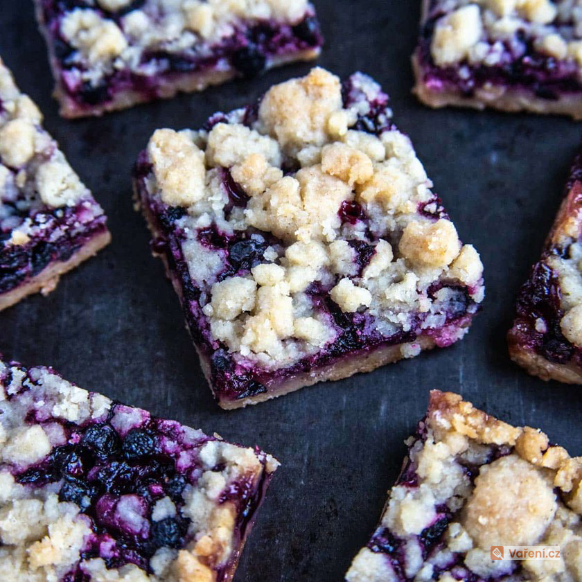 Hrníčková buchta s lesním ovocem