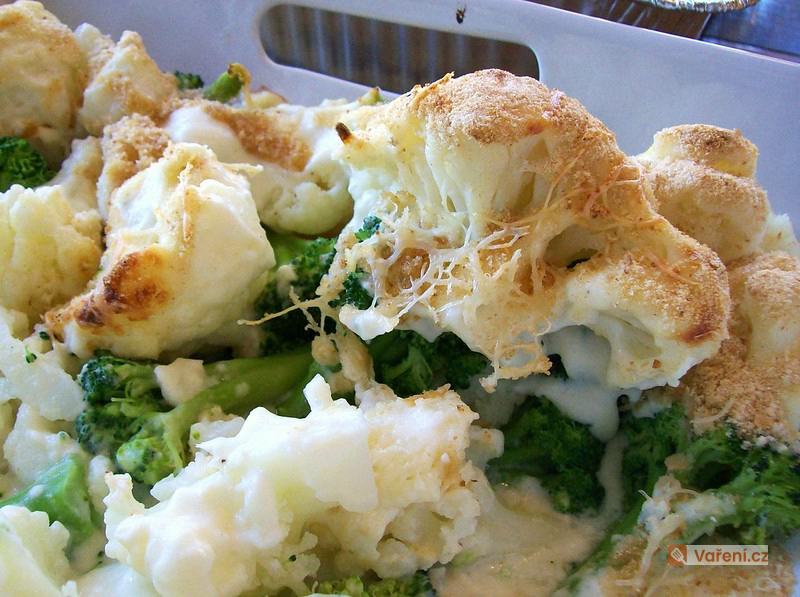 Zapečený květák s brokolicí