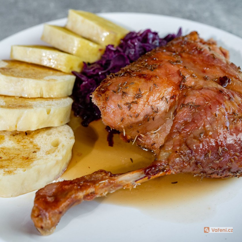 Svatomartinská husa na grilu