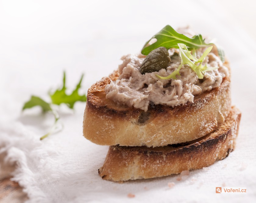 Tuňáková pomazánka s kapary