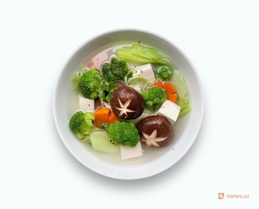 Zeleninová polévka s tofu