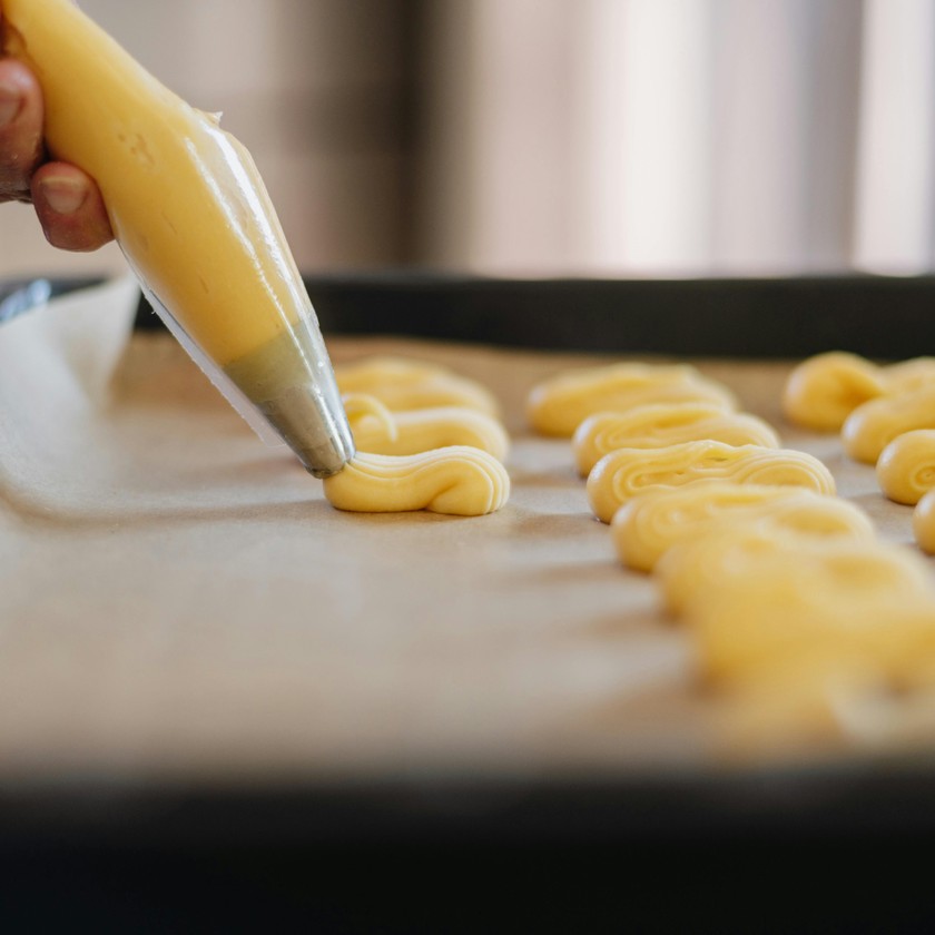 Stříkání odpalovaného těsta Pexels